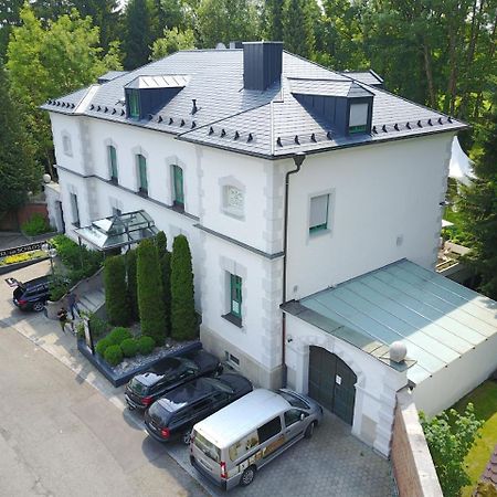 Hotel Am Schloss Illertissen Exteriör bild