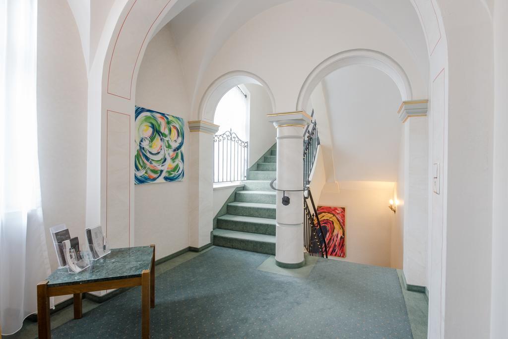Hotel Am Schloss Illertissen Exteriör bild