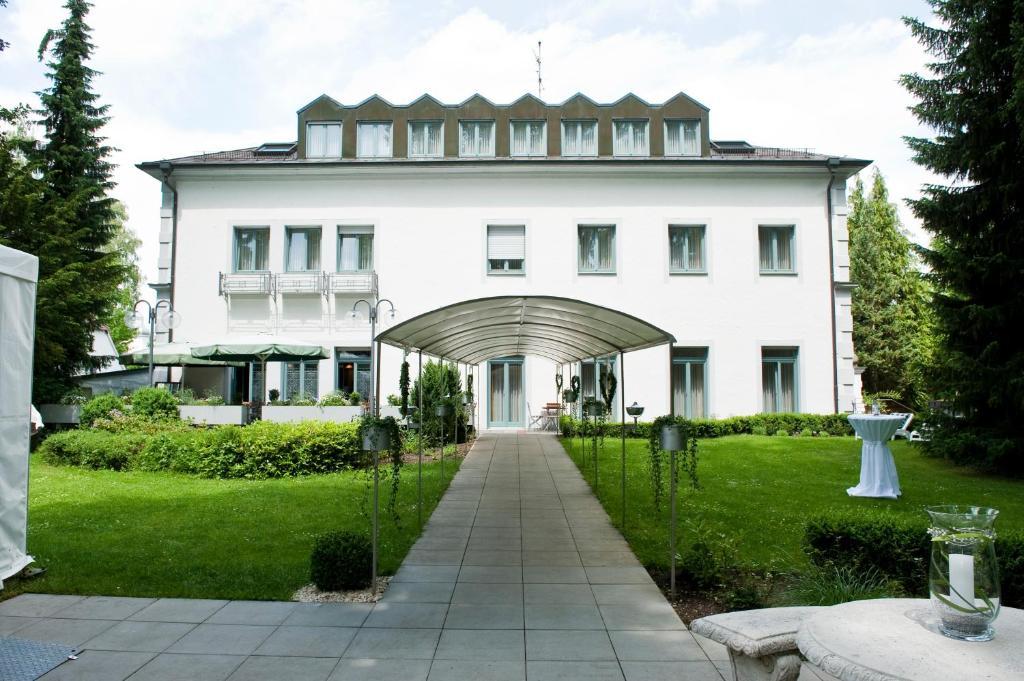 Hotel Am Schloss Illertissen Exteriör bild